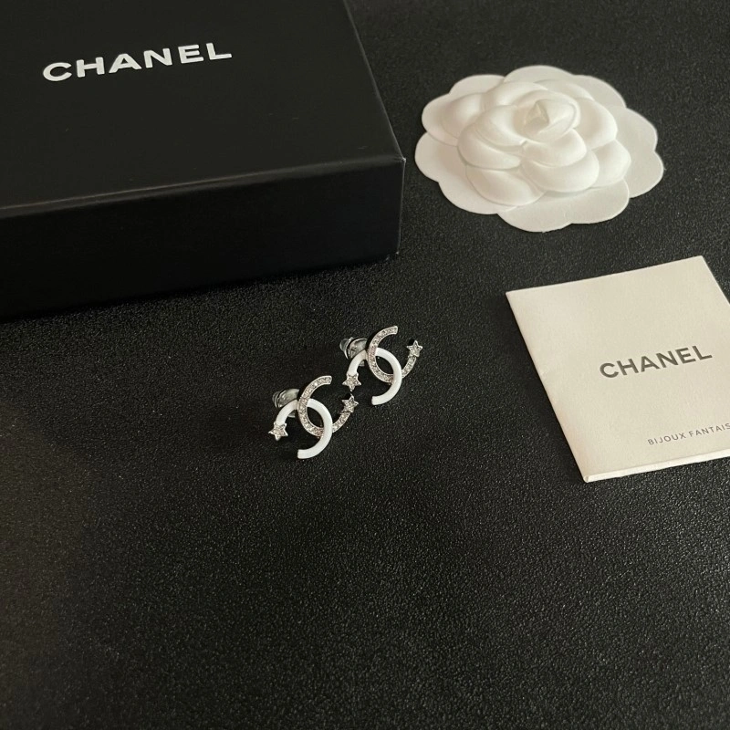 Lightweight Chanel Earrings 219724