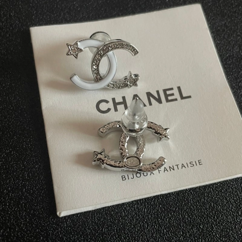 Lightweight Chanel Earrings 219724