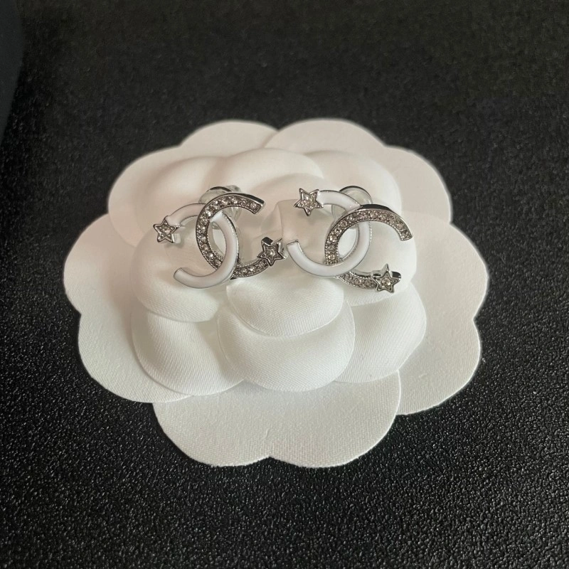 Lightweight Chanel Earrings 219724