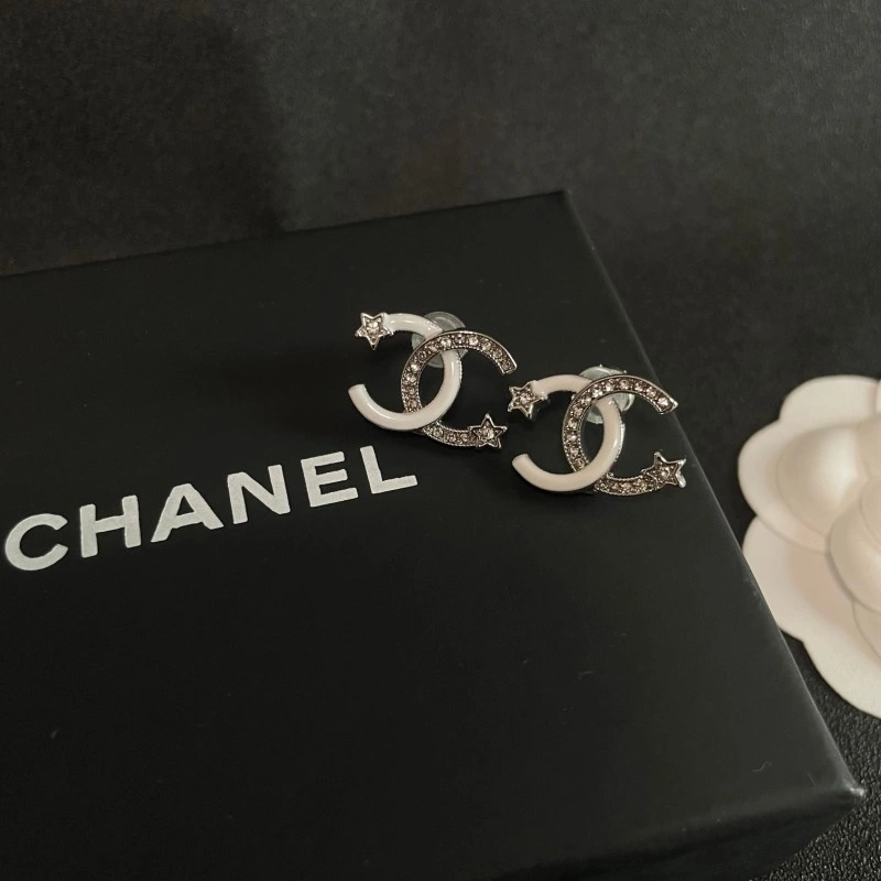 Lightweight Chanel Earrings 219724