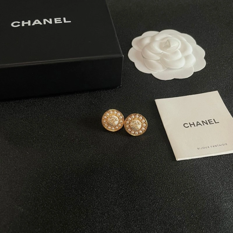 Chic Chanel Earrings 219727