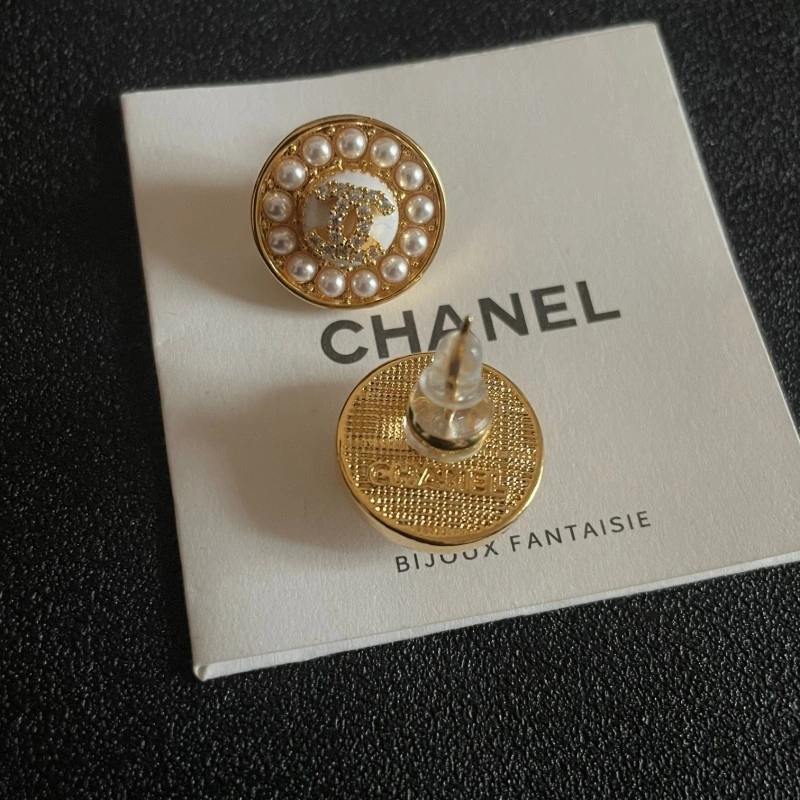 Chic Chanel Earrings 219727