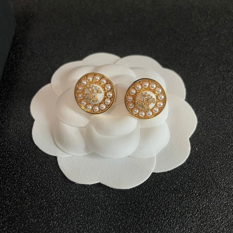 Chic Chanel Earrings 219727