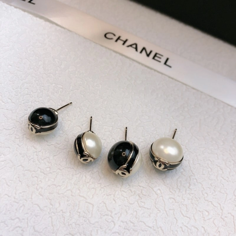 WrinkleFree Chanel Earrings 219680