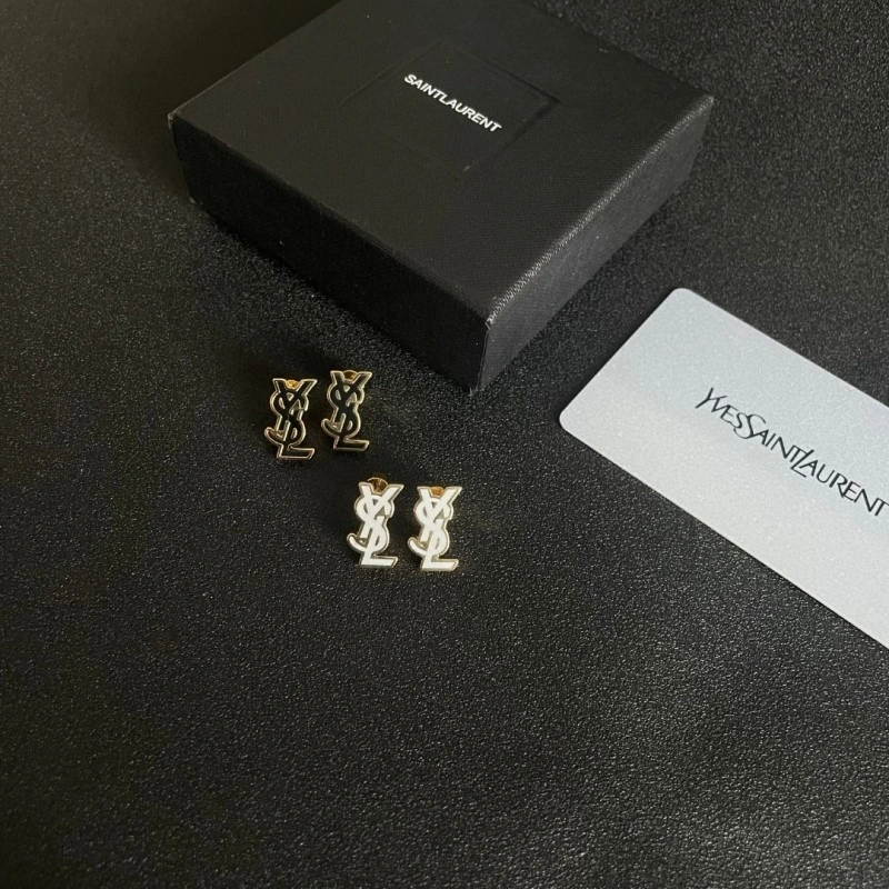 Chanel Earrings Neat 219675