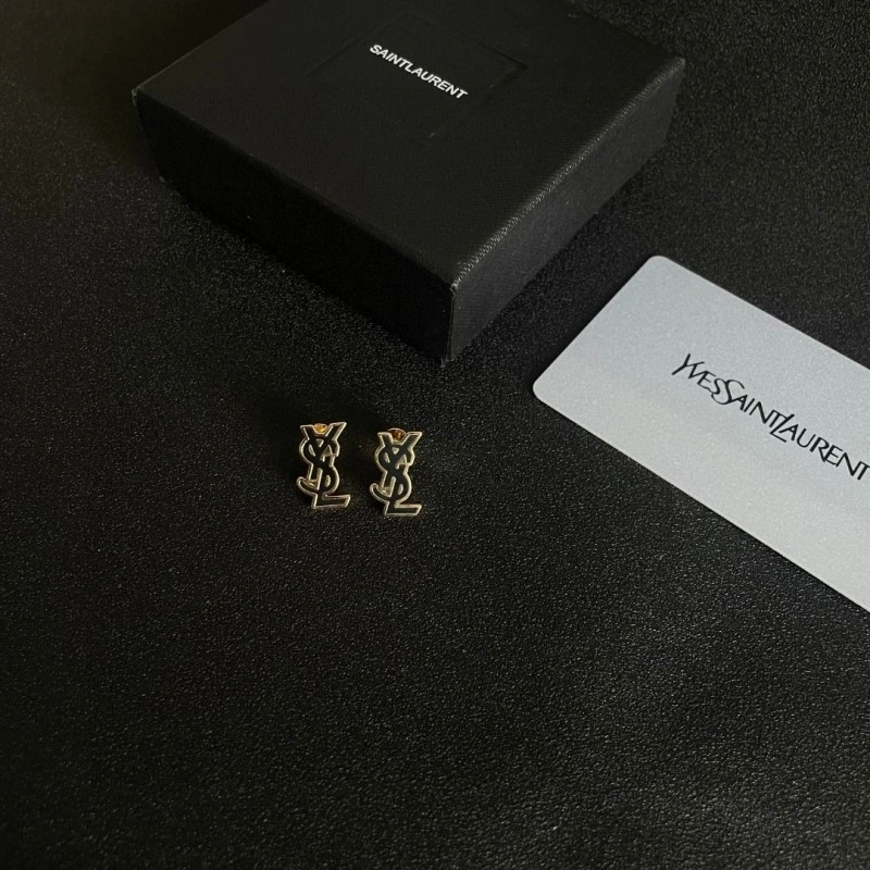 Chanel Earrings Neat 219675