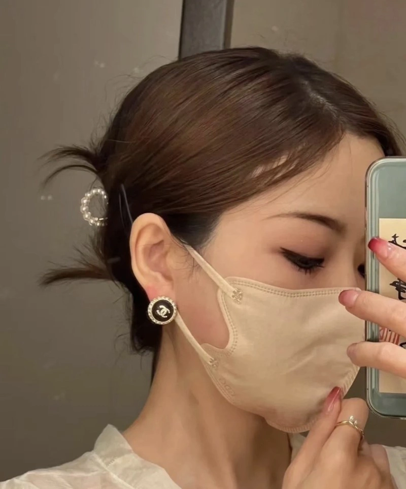 Reliable Chanel Earrings 219646