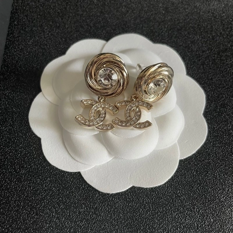 Refined Chanel Earrings 219642