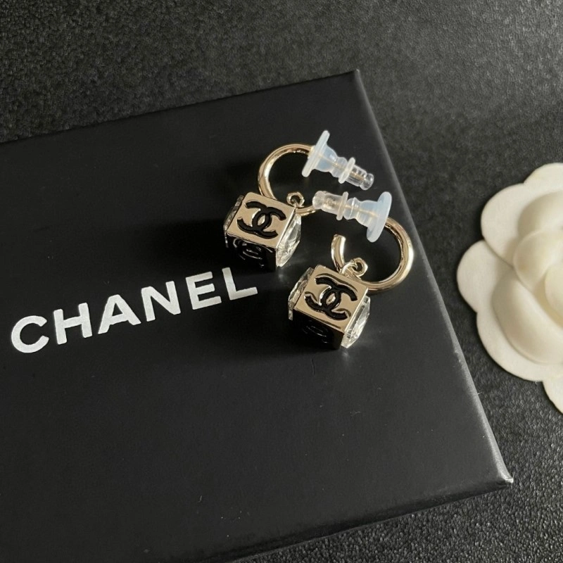 Sustainable Chanel Earrings 219658