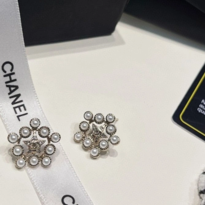 Chanel Earrings Vibrant 219630