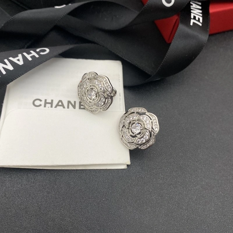 Minimalist Chanel Earrings 219636
