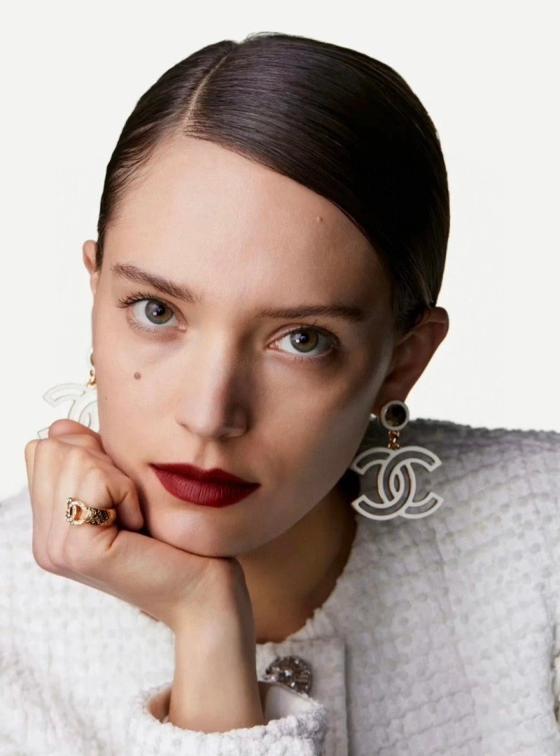 Chanel Earrings EyeCatching 219620