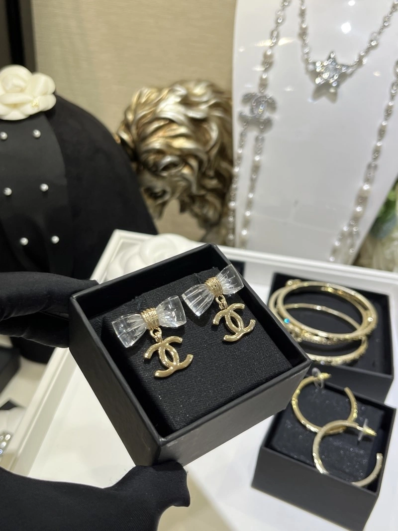 Chic Chanel Earrings 219605