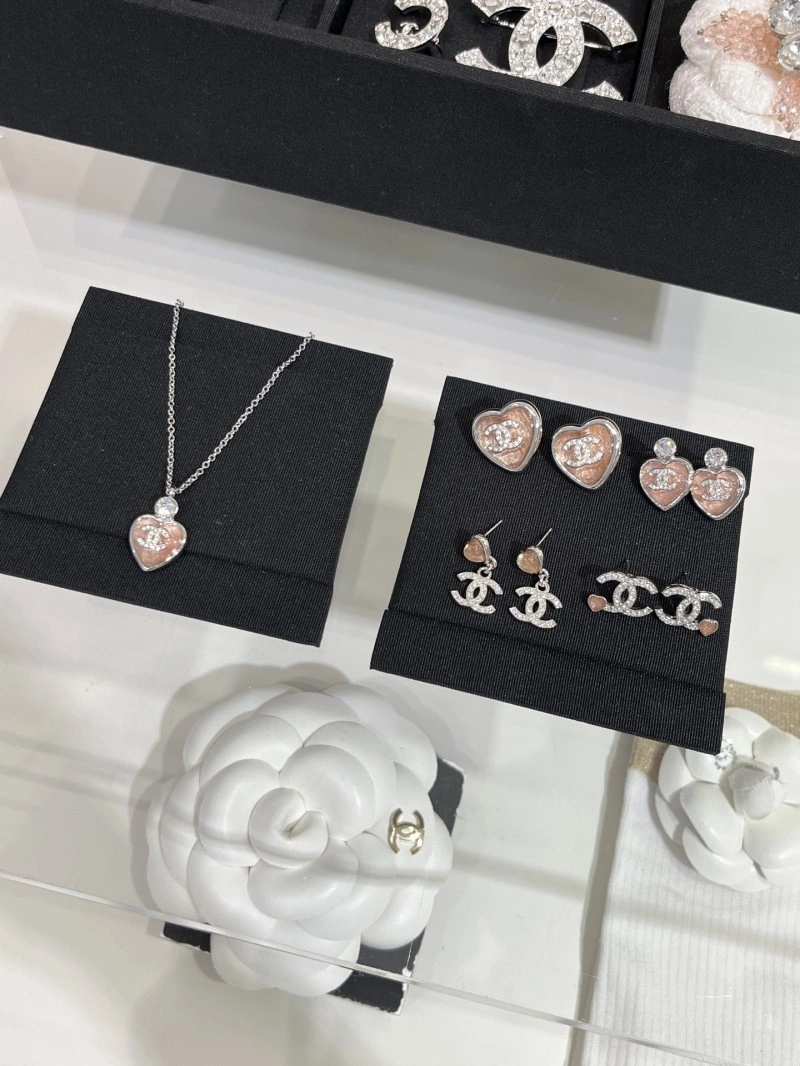Sustainable Chanel Earrings 219615