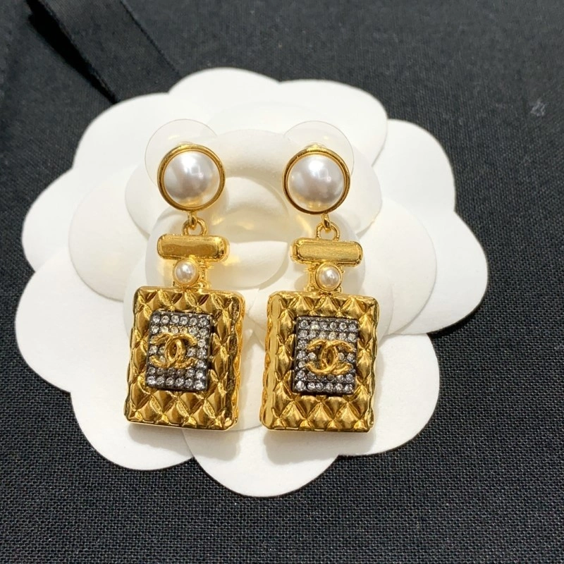 Chanel Earrings Neat 219597