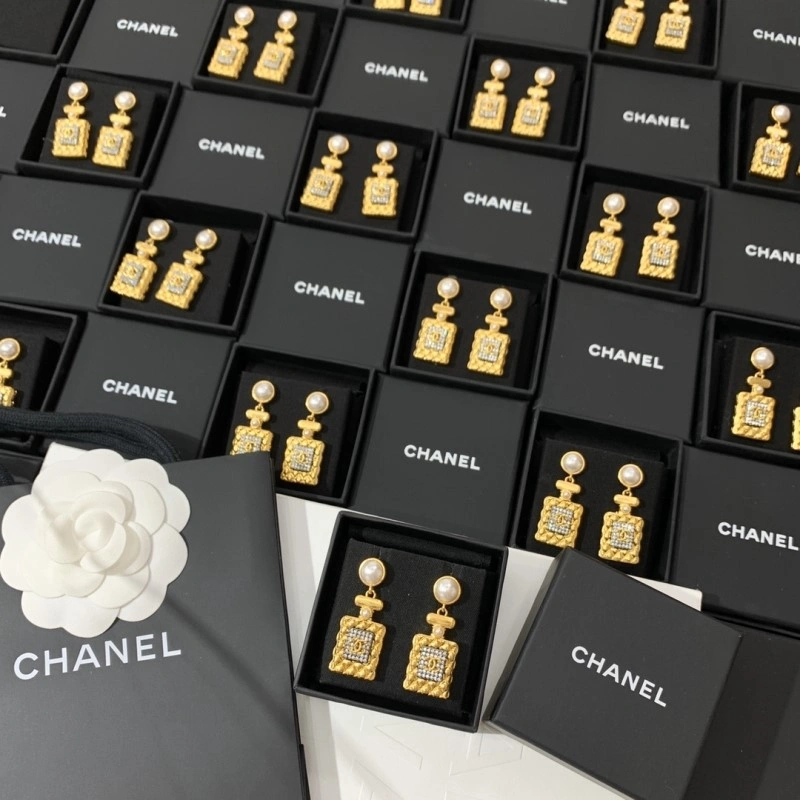 Chanel Earrings Neat 219597