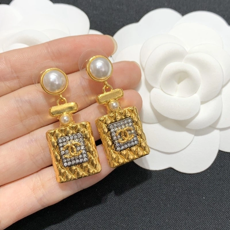 Chanel Earrings Neat 219597