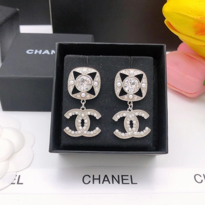 Chanel Earrings Lightweight 219608