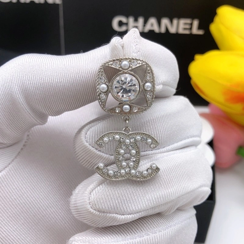 Chanel Earrings Lightweight 219608