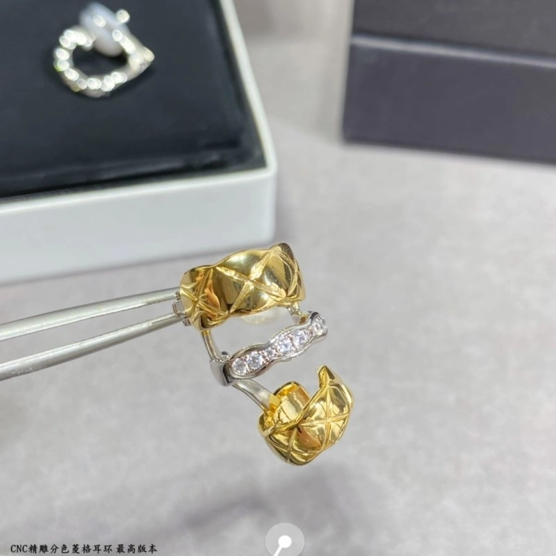 Chanel Earrings Sleek 219598