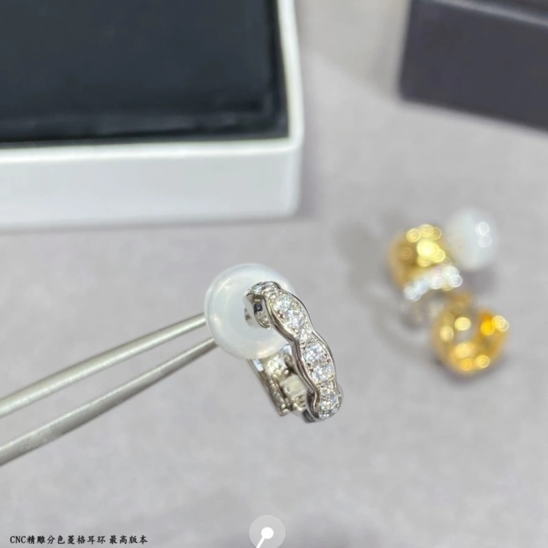 Chanel Earrings Sleek 219598
