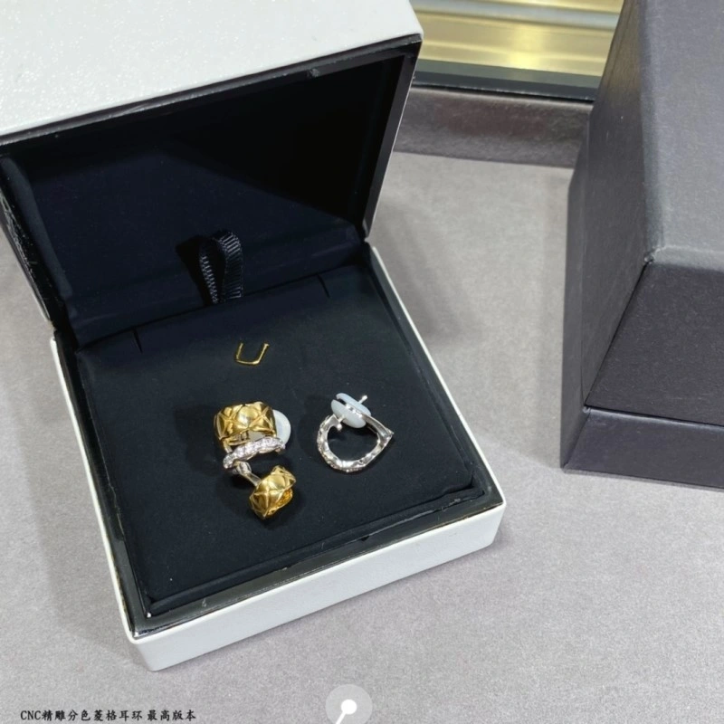 Chanel Earrings Sleek 219598
