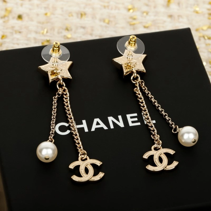 Trendsetting Chanel Earrings 219584