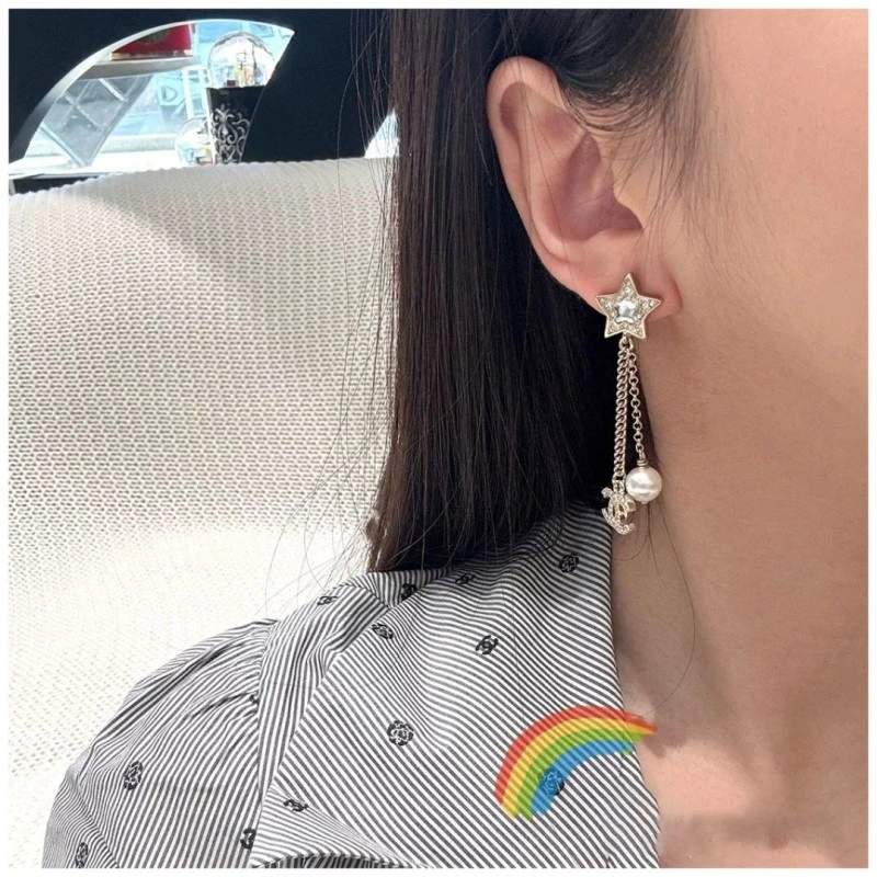 Trendsetting Chanel Earrings 219584