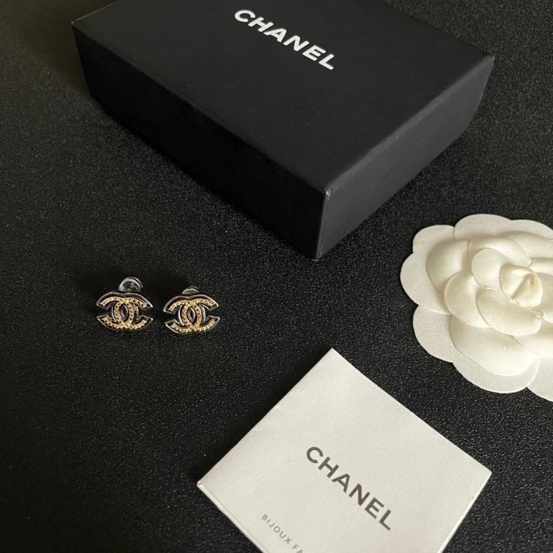 Chic Chanel Earrings 219573