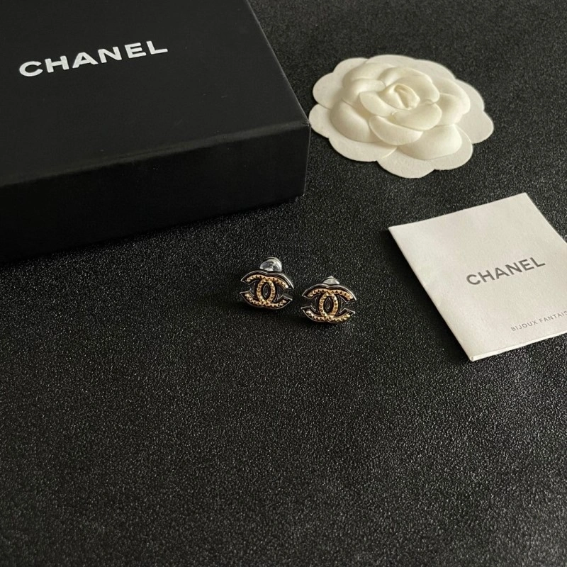 Chic Chanel Earrings 219573