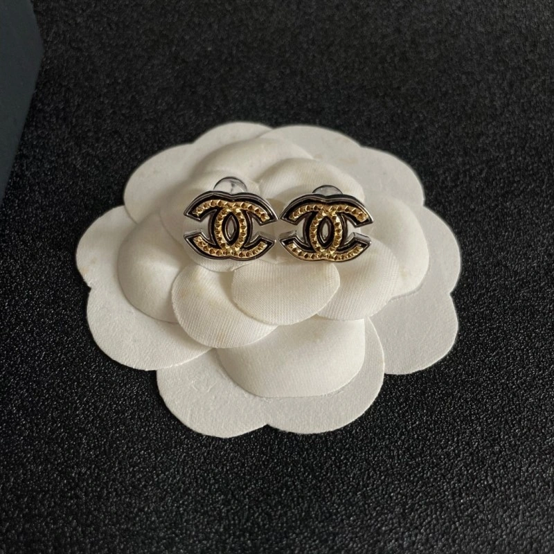 Chic Chanel Earrings 219573