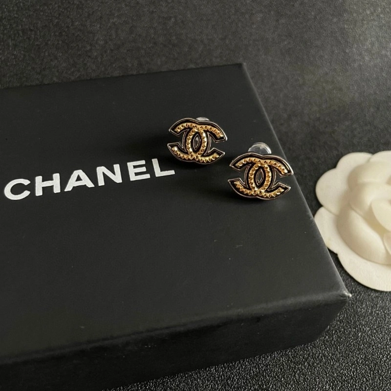 Chic Chanel Earrings 219573