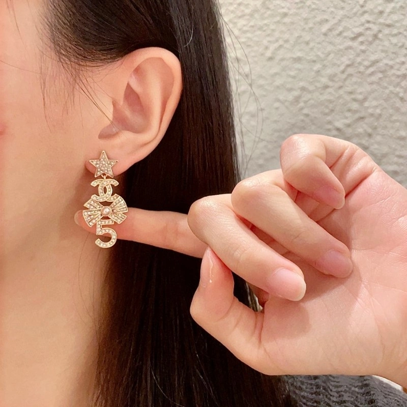 WrinkleFree Chanel Earrings 219607