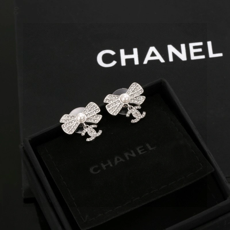Elegant Chanel Earrings 219569