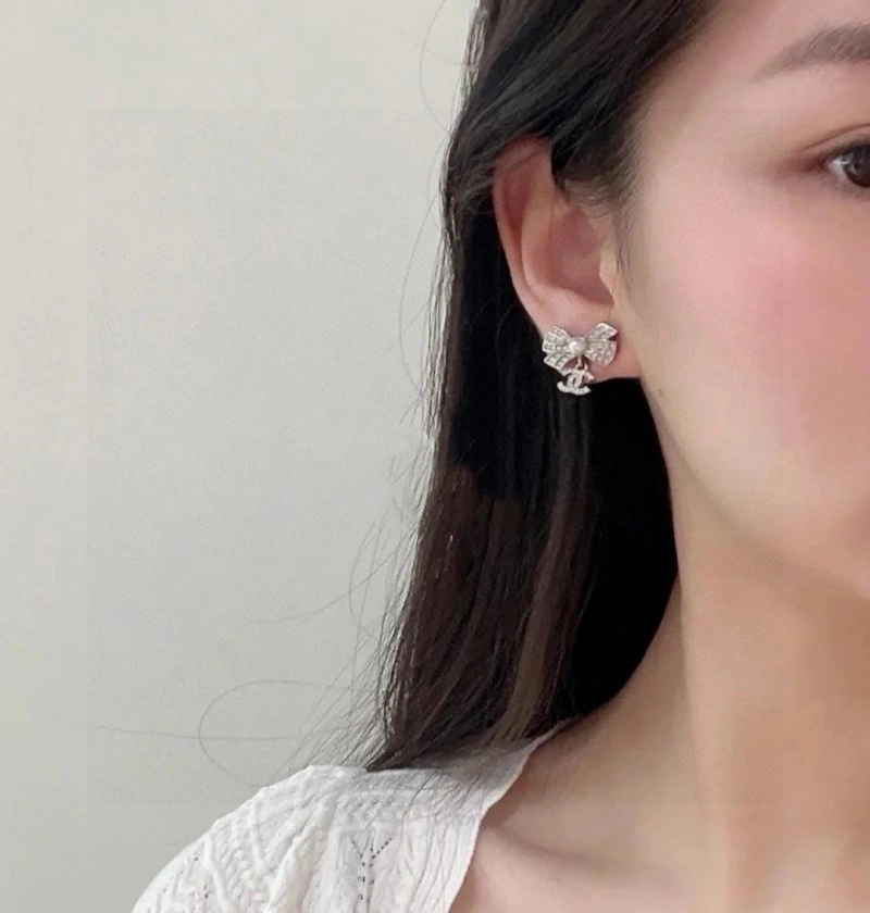 Elegant Chanel Earrings 219569