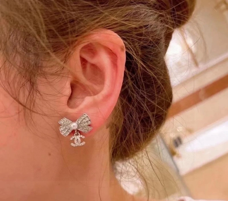 Elegant Chanel Earrings 219569