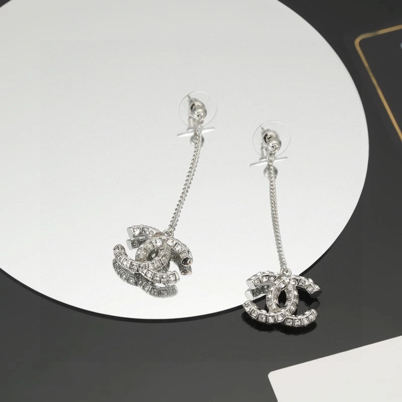 Comfortable Chanel Earrings 219559