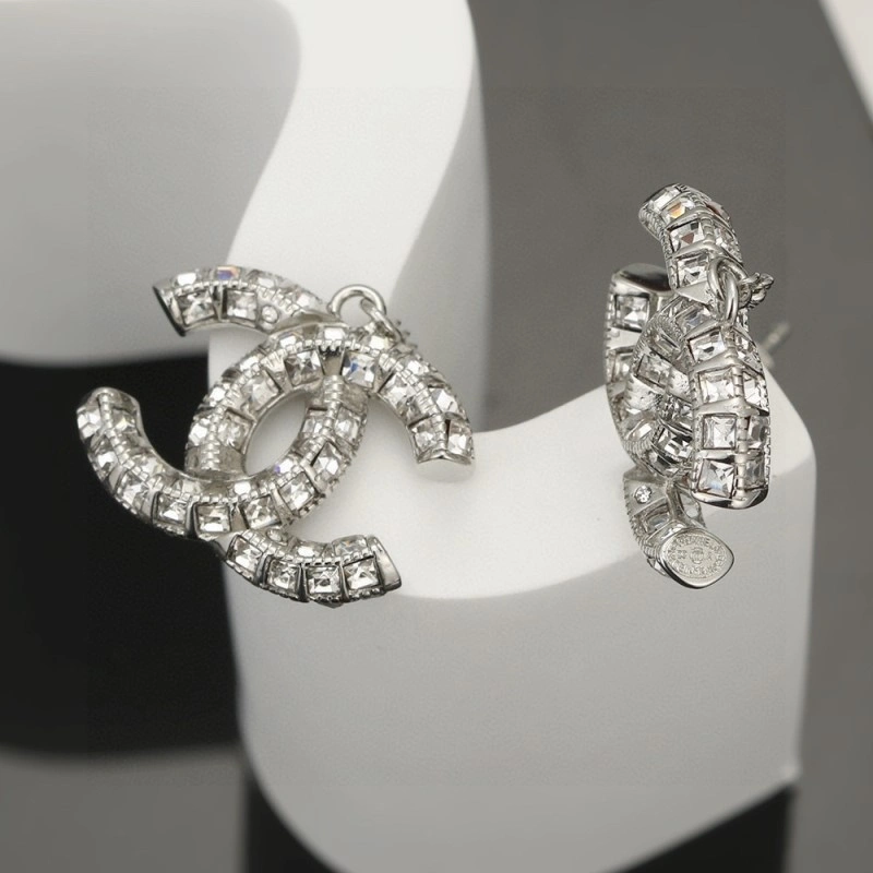 Comfortable Chanel Earrings 219559