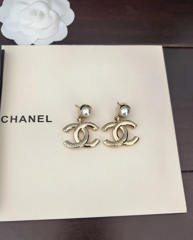 Chanel Earrings Comfortable 219556