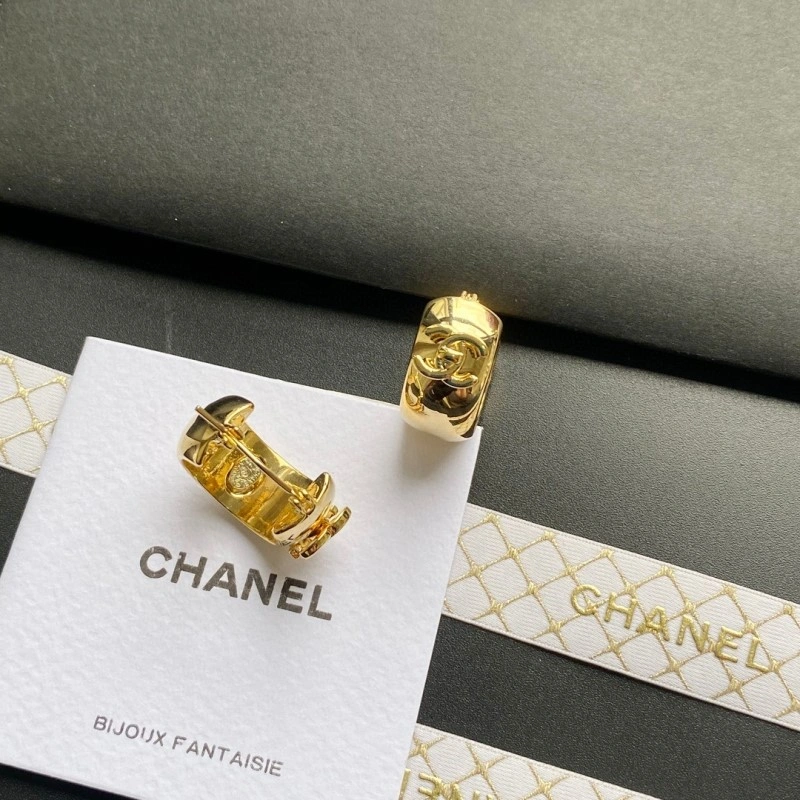 Effortless Chanel Earrings 219564