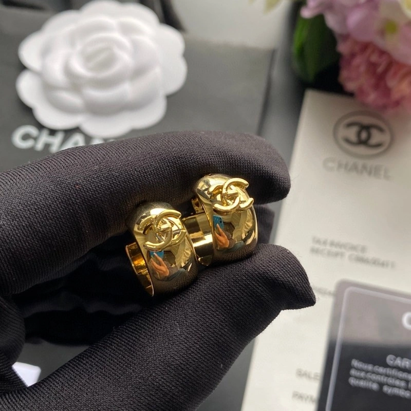 Effortless Chanel Earrings 219564