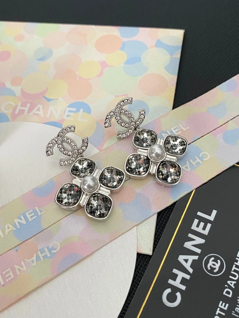 Chanel Earrings Neat 219551