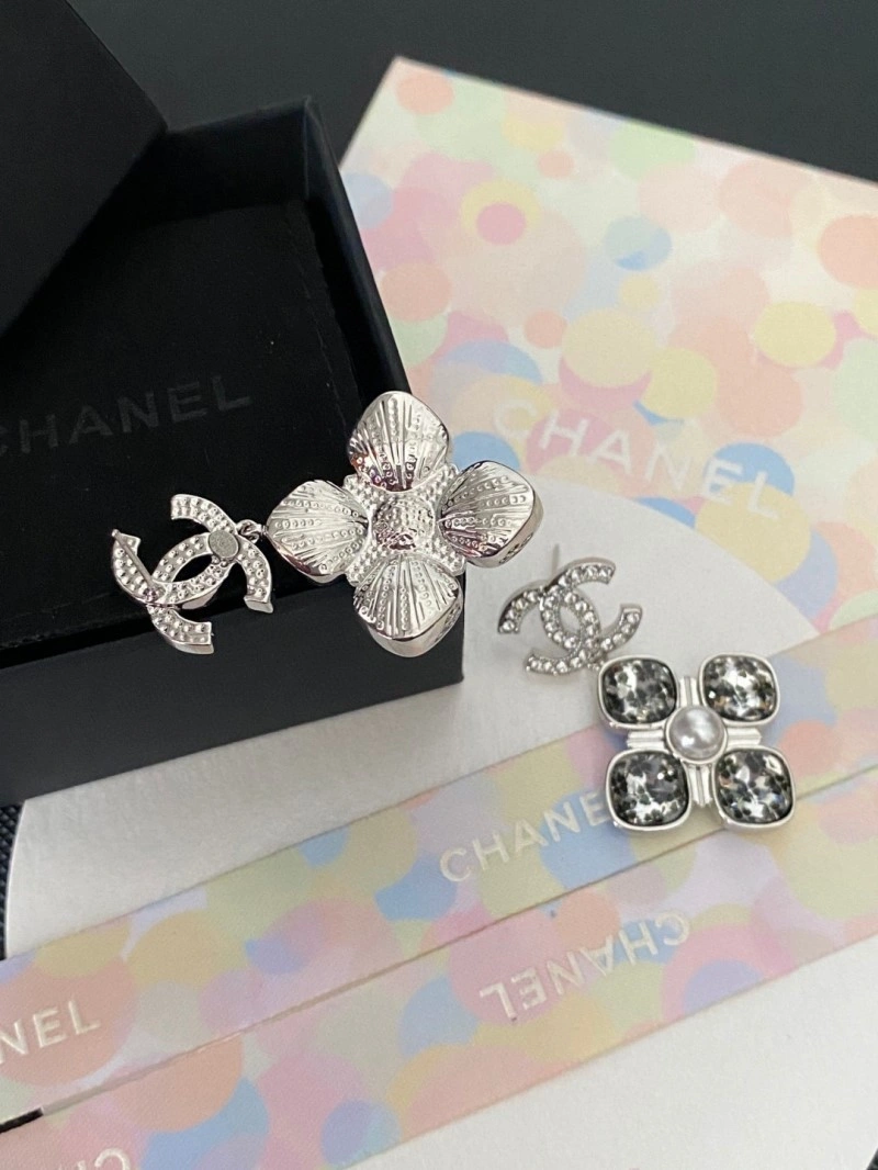 Chanel Earrings Neat 219551