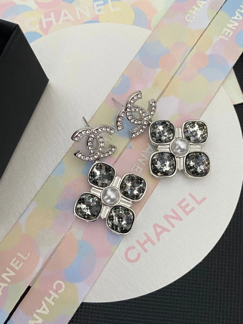 Chanel Earrings Neat 219551