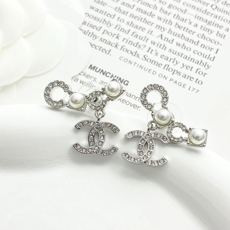 Unisex Chanel Earrings 219582