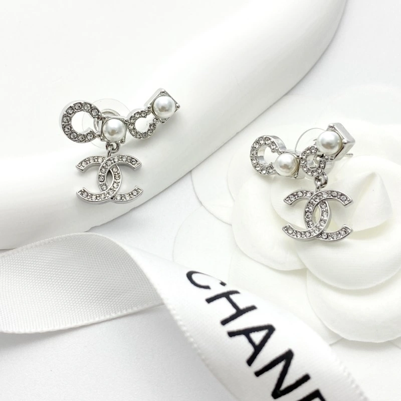 Unisex Chanel Earrings 219582