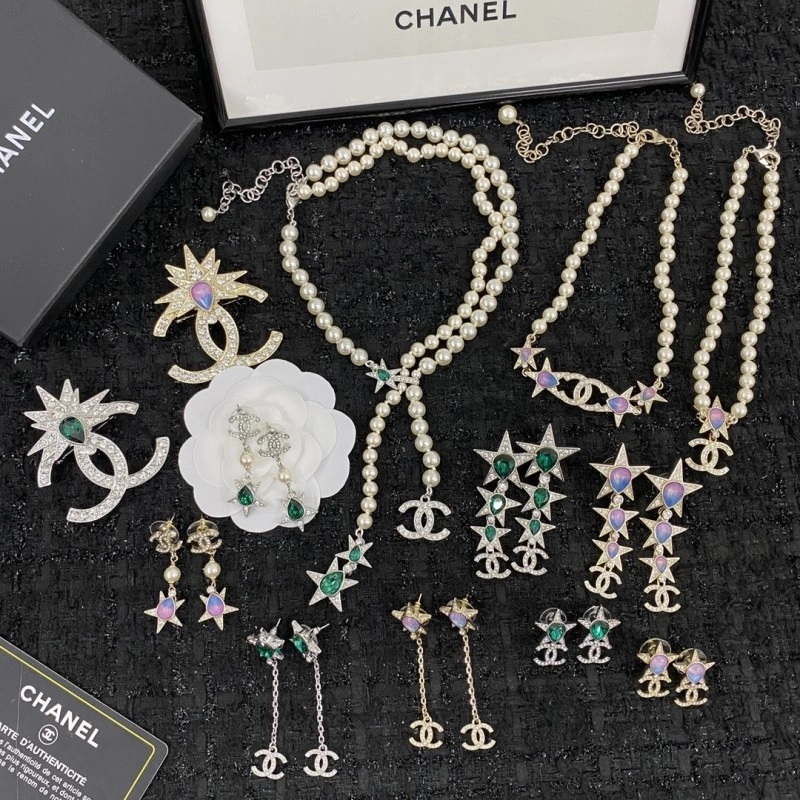 Chanel Earrings Lightweight 219549