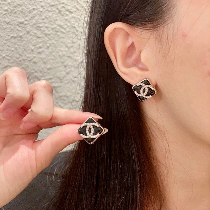 ModernLook Chanel Earrings 219527