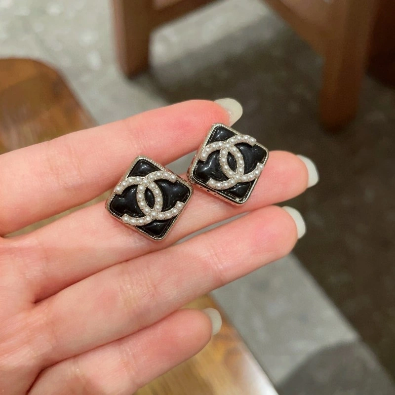 ModernLook Chanel Earrings 219527