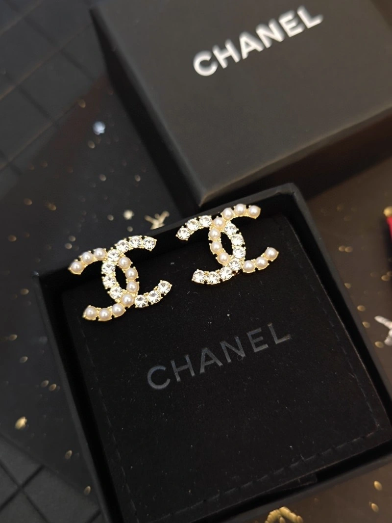 Breathable Chanel Earrings 219524